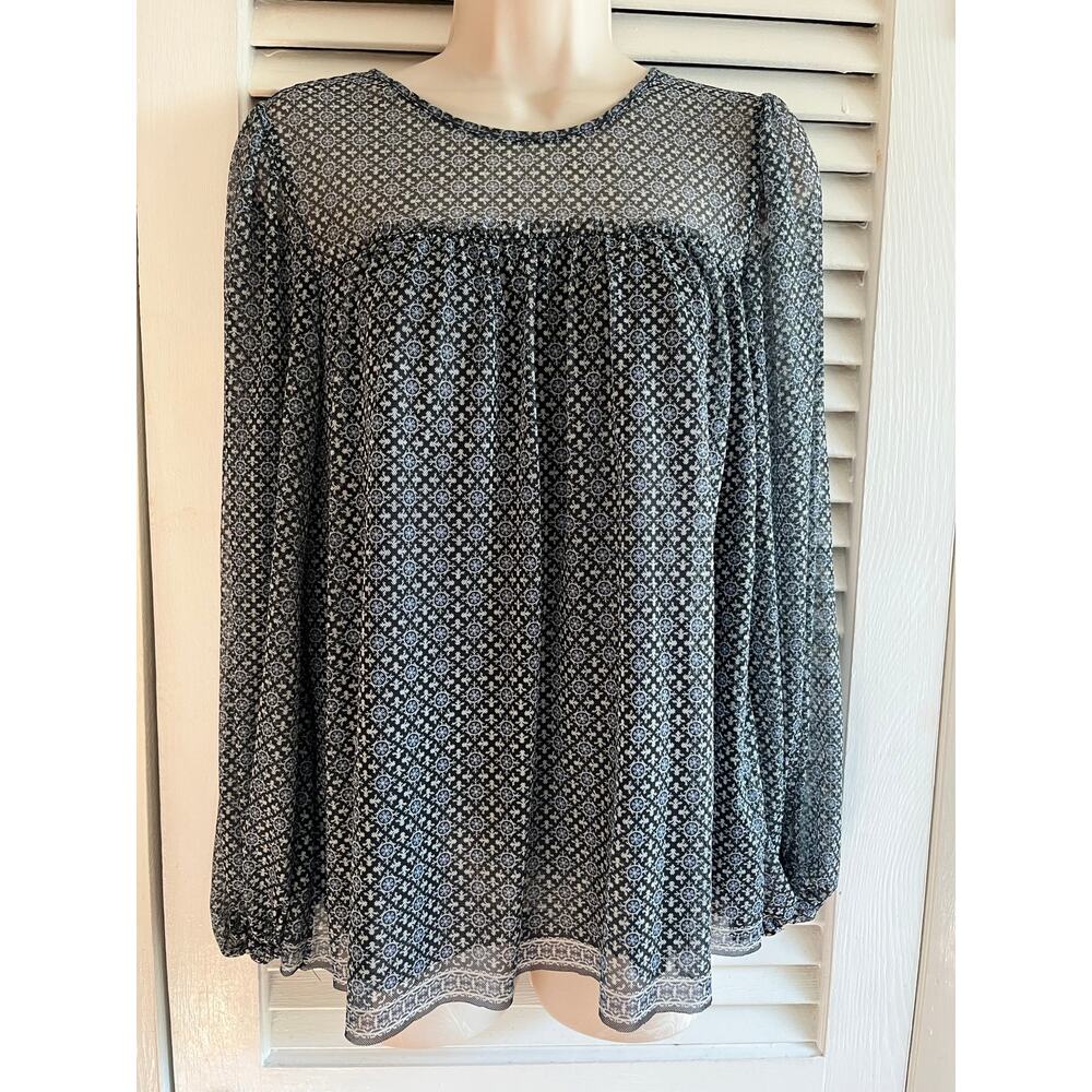 Max Studio‎ sheer lined blouse XS (looks larger) Blues sheer sleeves Perfect